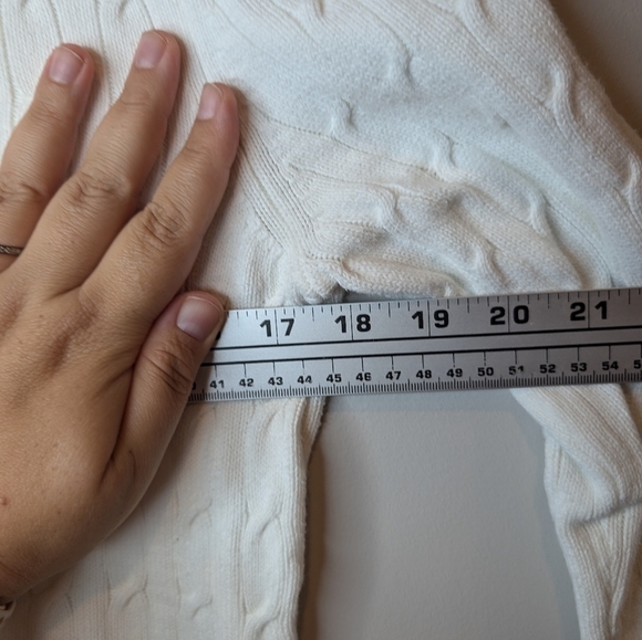 Brooks Brothers 346 White Cable Knit Crew Neck Sweater Women Medium - Picture 10 of 10